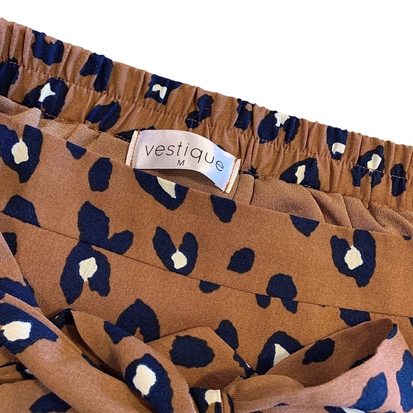 Vestique Leopard Skort - Picture 3 of 10